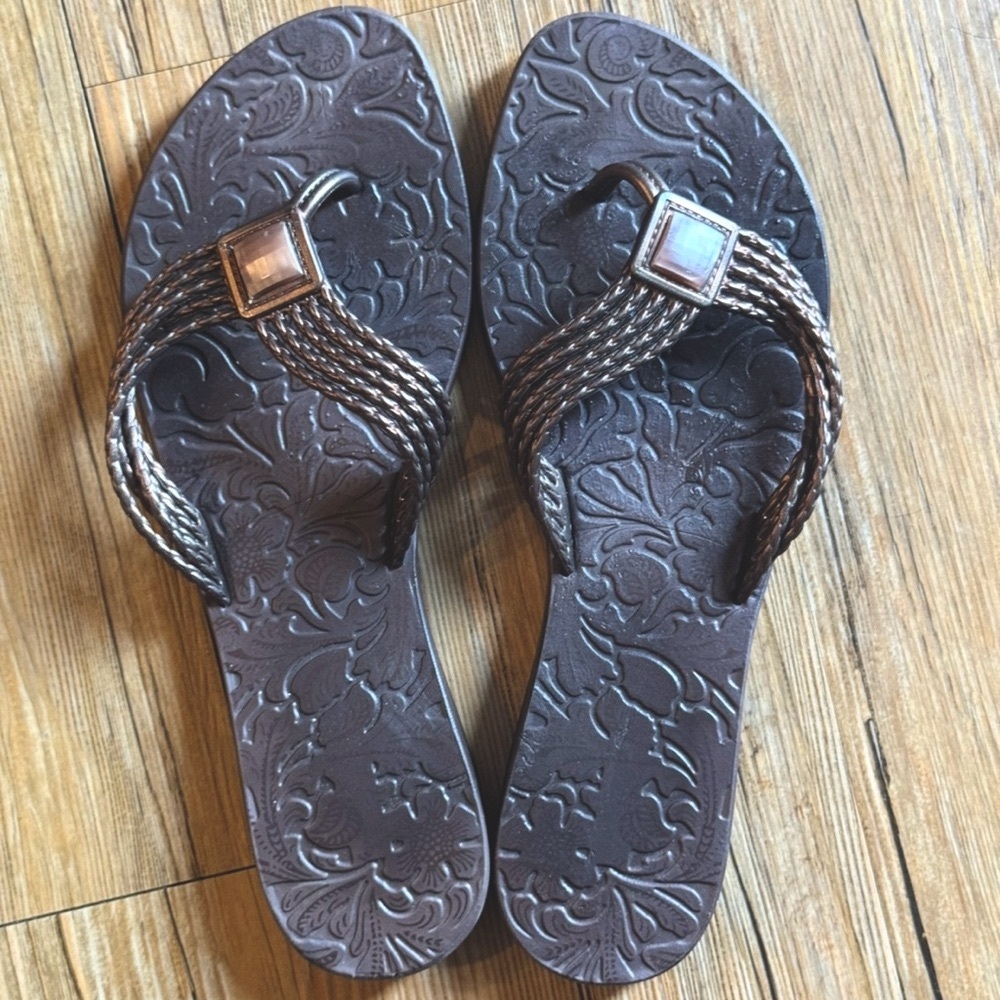 Grendene Unique Brown Flip Flop Sandals w/Gem accent Size 7